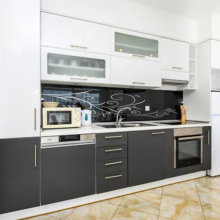 Deak Apartman *