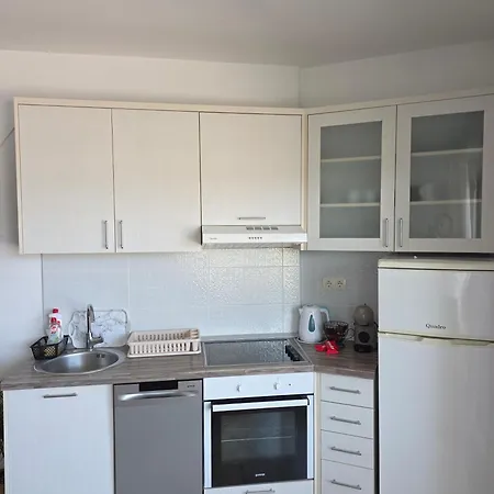 Apartment Deak Sreser