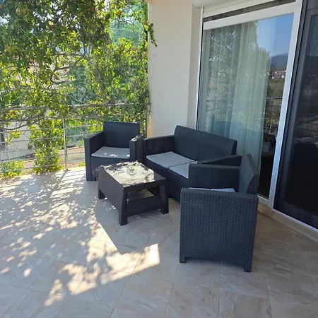 Apartment Deak Sreser