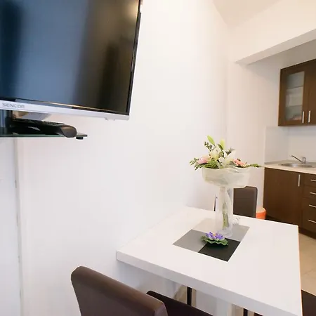 Deak Apartment *