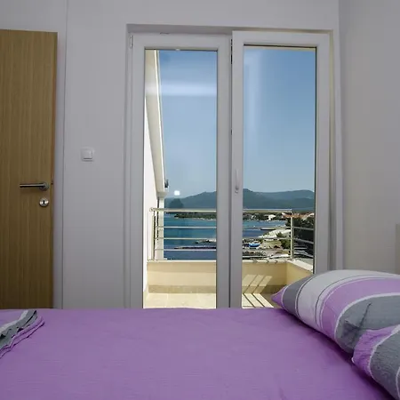 Apartment Deak