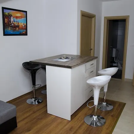 Deak Apartman *