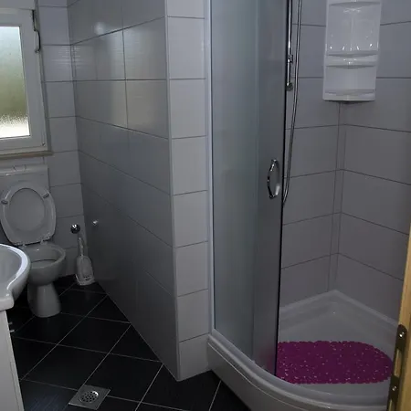 Apartman Deak *