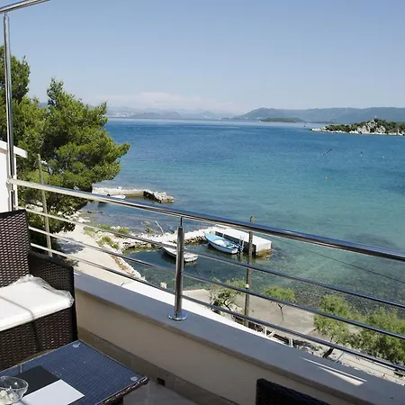 Apartment Deak Sreser