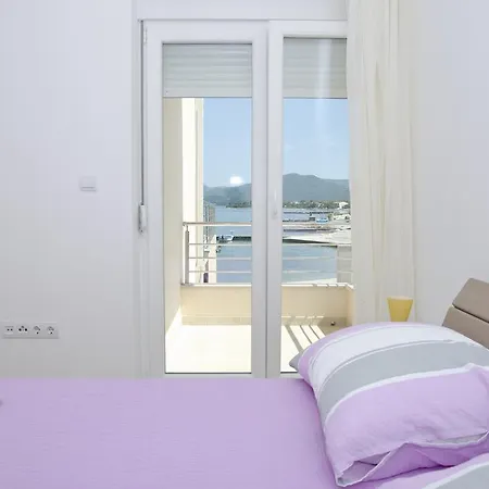 Deak Apartment *